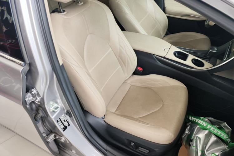 Used Toyota Avalon 2019 2.5L Touring Premium Version China VI Standard Right Front Seat