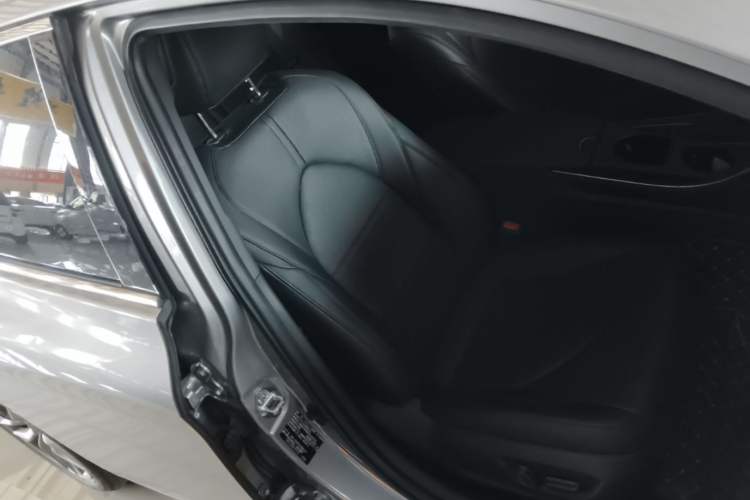 Used Toyota Avalon 2019 Dual-Engine 2.5L Luxury Edition China VI Standard Right Front Seat