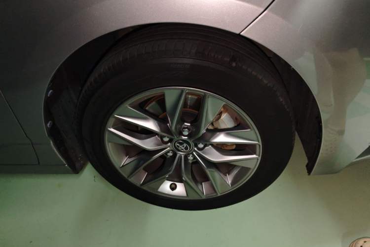 Used Toyota Avalon 2019 2.0L Luxury Edition China VI Standard Right Front Wheel Hub