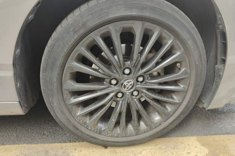 Used Toyota Avalon 2019 2.0L XLE Premium Edition China VI Right Front Wheel Hub