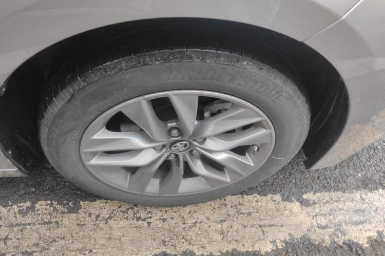 Used Toyota Avalon 2019 2.0L Luxury Edition China VI Standard Right Front Wheel Hub