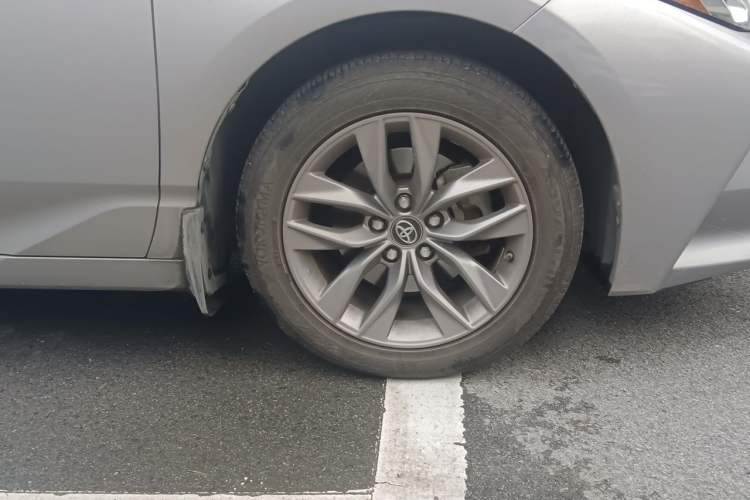 Used Toyota Avalon 2019 2.0L Ambition Edition China VI Right Front Wheel Hub