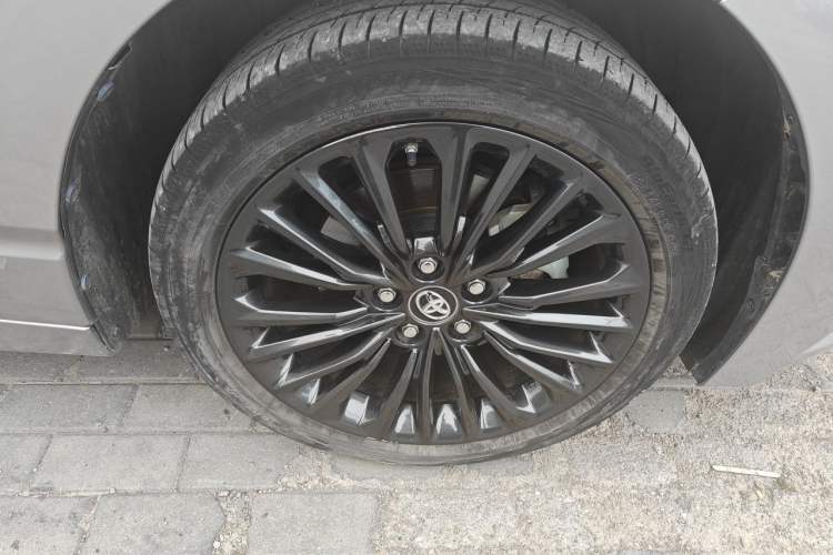 Used Toyota Avalon 2019 2.0L Luxury Edition China VI Standard Right Front Wheel Hub