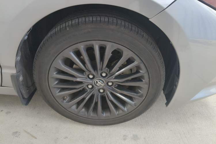 Used Toyota Avalon 2019 2.0L XLE Premium Edition China VI Right Front Wheel Hub