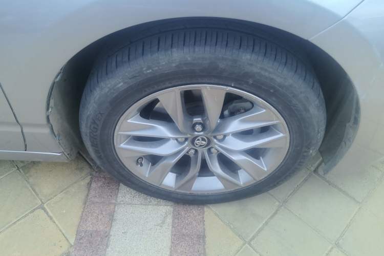 Used Toyota Avalon 2019 2.0L Luxury Edition China VI Standard Right Front Wheel Hub