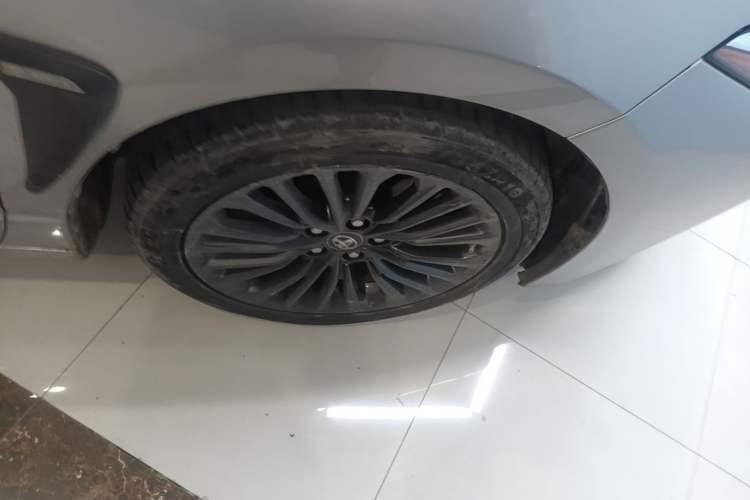 Used Toyota Avalon 2019 2.0L XLE Premium Edition China VI Right Front Wheel Hub