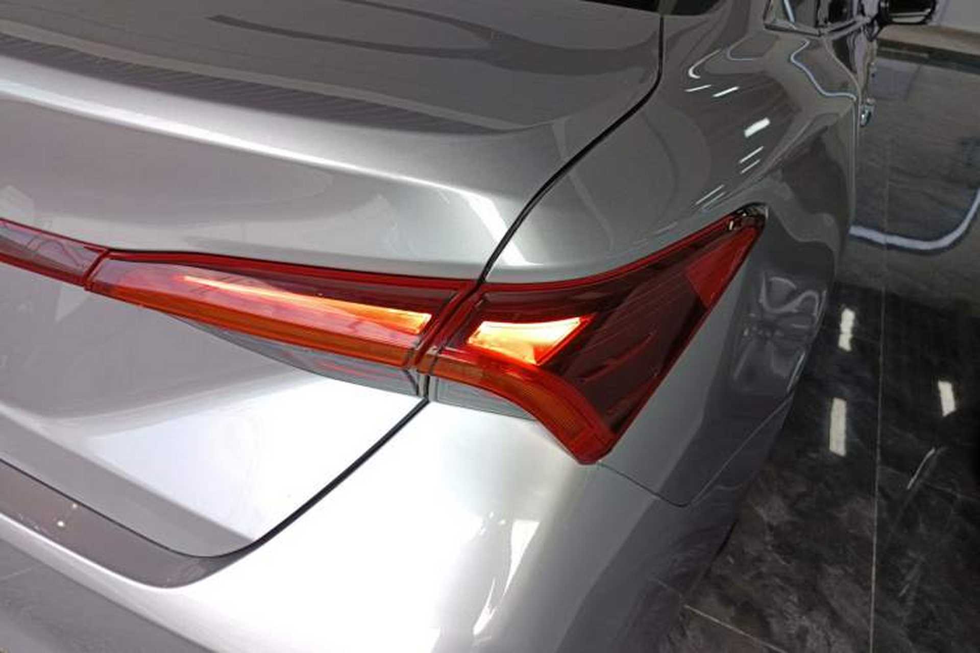 Used Toyota Avalon 2019 2.0L Luxury Edition China VI Standard Right Rear Taillight
