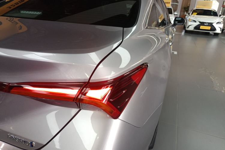 Used Toyota Avalon 2019 Dual-Engine 2.5L Luxury Edition China VI Standard Right Rear Taillight