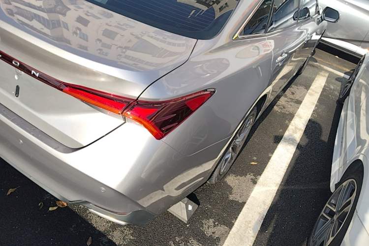 Used Toyota Avalon 2019 2.0L Luxury Edition China VI Standard Right Rear Taillight