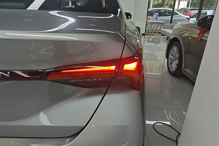 Used Toyota Avalon 2019 2.0L Luxury Edition China VI Standard Right Rear Taillight