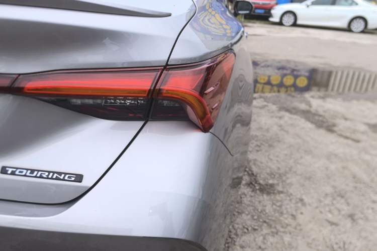 Used Toyota Avalon 2019 2.5L Touring Premium Version China VI Standard Right Rear Taillight