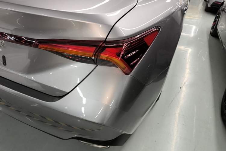Used Toyota Avalon 2019 2.0L Luxury Edition China VI Standard Right Rear Taillight