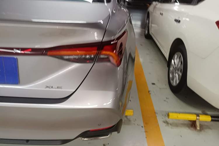 Used Toyota Avalon 2019 2.0L XLE Premium Edition China VI Right Rear Taillight