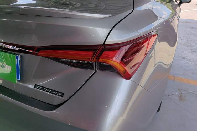 Used Toyota Avalon 2019 2.5L Touring Premium Version China VI Standard Right Rear Taillight