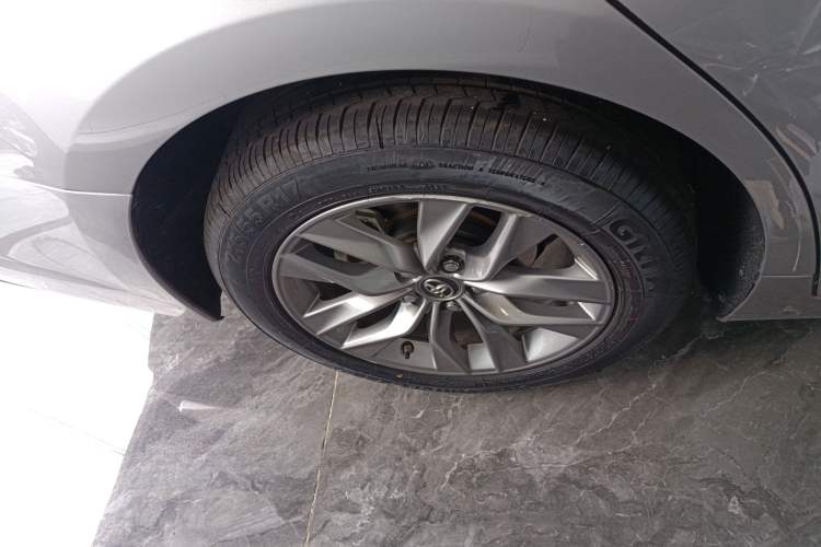 Used Toyota Avalon 2019 2.0L Luxury Edition China VI Standard Right Rear Wheel Hub