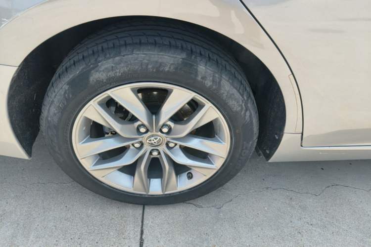 Used Toyota Avalon 2019 2.0L Luxury Edition China VI Standard Right Rear Wheel Hub