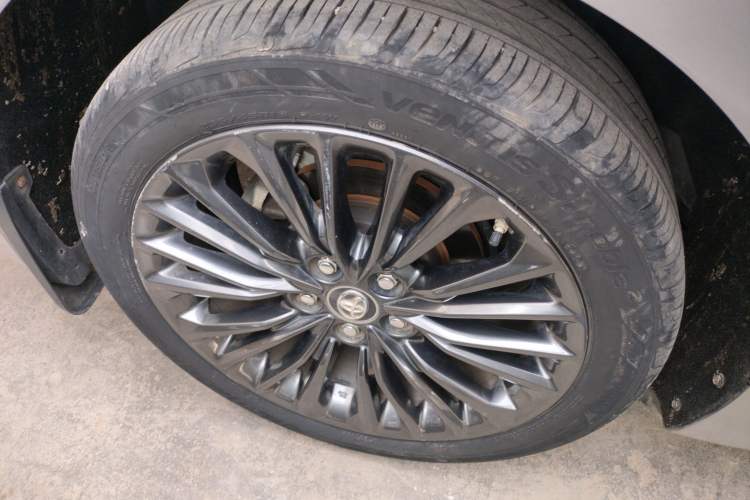 Used Toyota Avalon 2019 2.0L XLE Premium Edition China VI Right Rear Wheel Hub