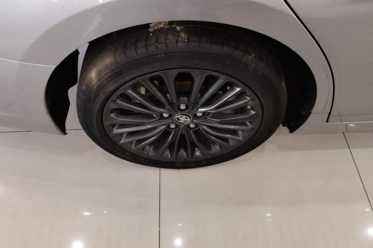 Used Toyota Avalon 2019 2.5L Touring Premium Version China VI Standard Right Rear Wheel Hub