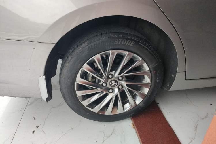 Used Toyota Avalon 2019 2.0L Luxury Edition China VI Standard Right Rear Wheel Hub