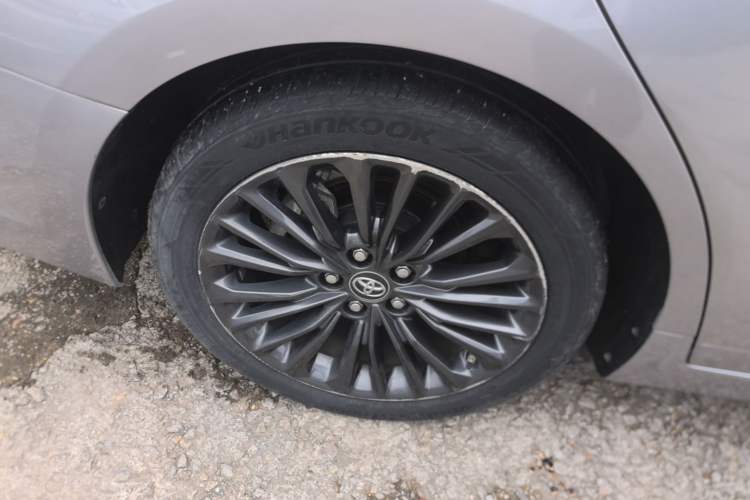 Used Toyota Avalon 2019 2.5L Touring Premium Version China VI Standard Right Rear Wheel Hub