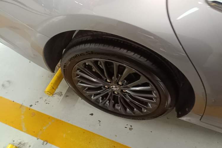 Used Toyota Avalon 2019 2.0L XLE Premium Edition China VI Right Rear Wheel Hub