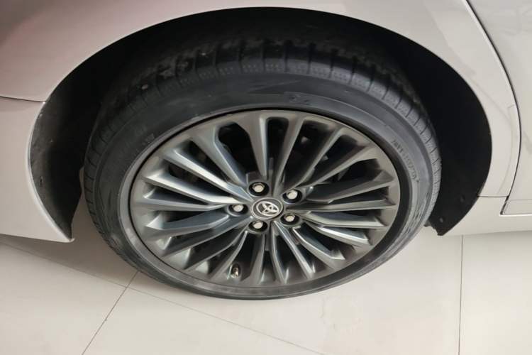 Used Toyota Avalon 2019 2.5L Touring Premium Version China VI Standard Right Rear Wheel Hub