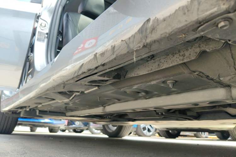 Used Toyota Avalon 2019 2.0L Luxury Edition China VI Standard Right Side Sill