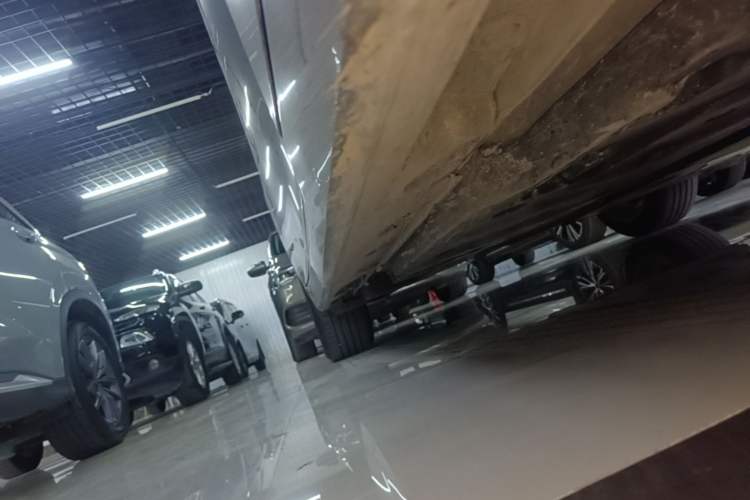 Used Toyota Avalon 2019 2.0L Luxury Edition China VI Standard Right Side Sill