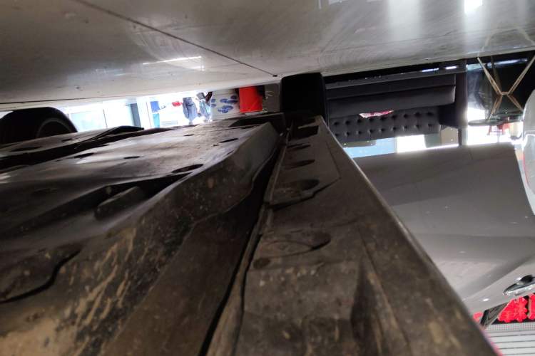 Used Toyota Avalon 2019 2.5L Touring Premium Version China VI Standard Right Side Sill