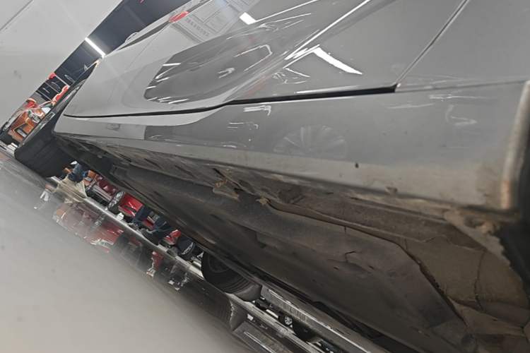 Used Toyota Avalon 2019 2.0L Luxury Edition China VI Standard Right Side Sill