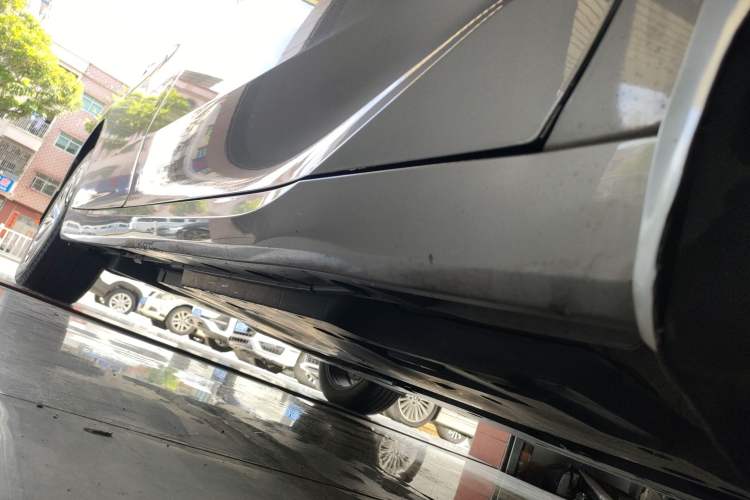 Used Toyota Avalon 2019 2.0L Luxury Edition China VI Standard Right Side Sill