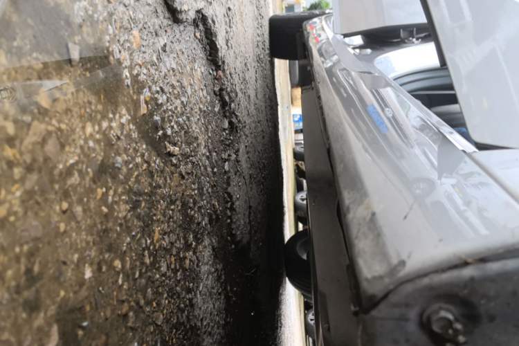 Used Toyota Avalon 2019 2.5L Touring Premium Version China VI Standard Right Side Sill
