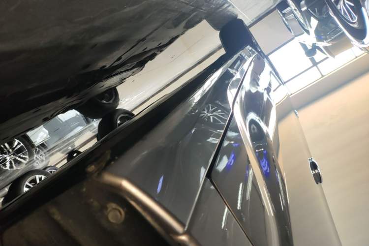 Used Toyota Avalon 2019 2.0L Luxury Edition China VI Standard Right Side Sill