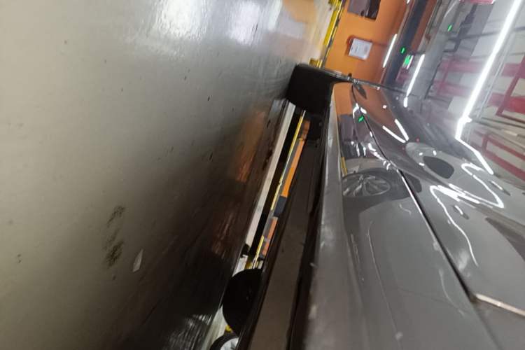 Used Toyota Avalon 2019 2.0L XLE Premium Edition China VI Right Side Sill
