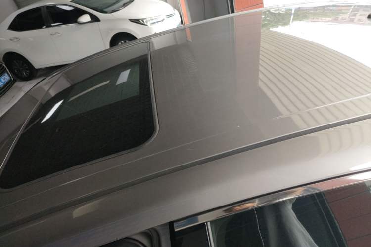 Used Toyota Avalon 2019 2.0L Luxury Edition China VI Standard Roof