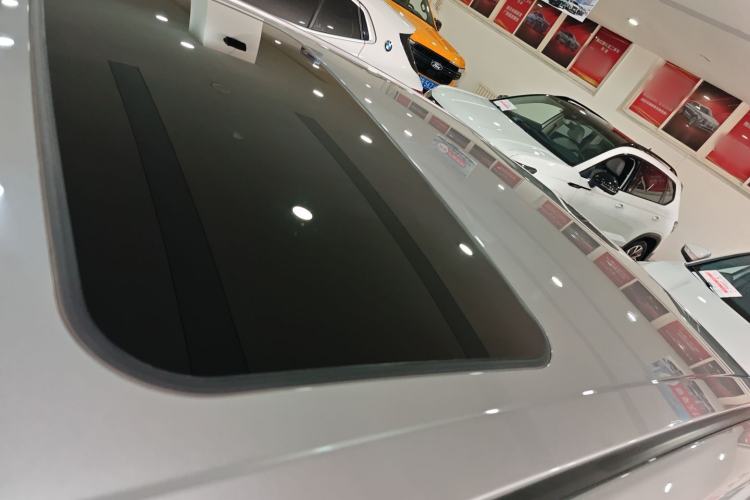 Used Toyota Avalon 2019 2.0L Luxury Edition China VI Standard Roof