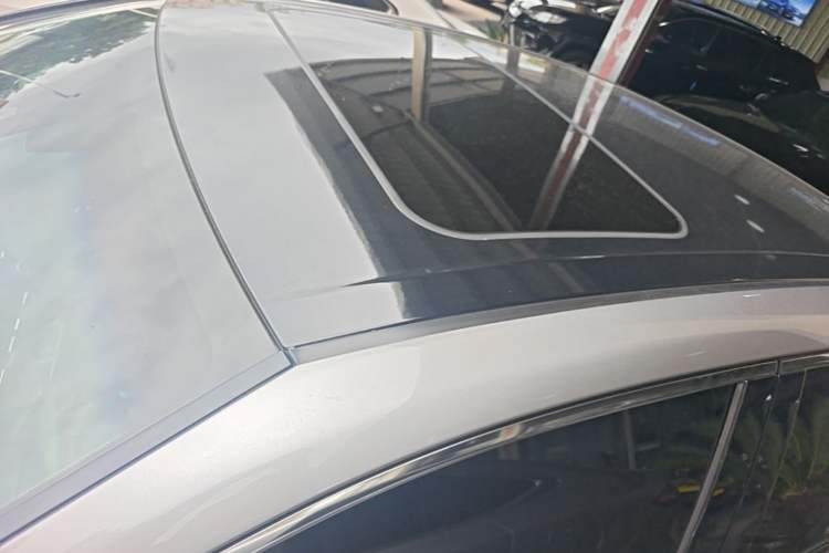 Used Toyota Avalon 2019 2.0L Luxury Edition China VI Standard Roof