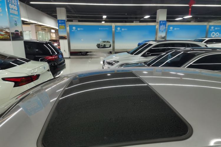 Used Toyota Avalon 2019 Dual-Engine 2.5L Luxury Edition China VI Standard Roof
