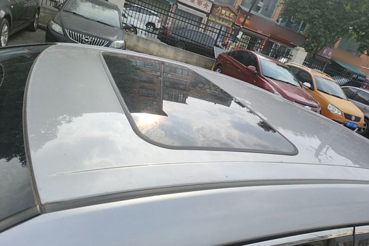 Used Toyota Avalon 2019 2.0L Luxury Edition China VI Standard Roof