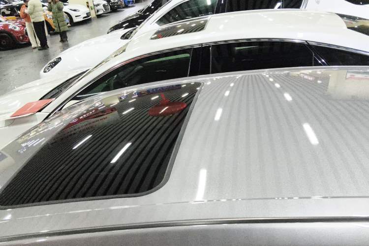 Used Toyota Avalon 2019 Dual-Engine 2.5L Luxury Edition China VI Standard Roof