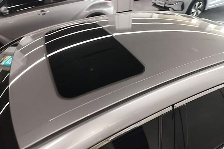 Used Toyota Avalon 2019 2.0L XLE Premium Edition China VI Roof