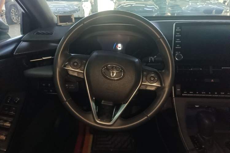 Used Toyota Avalon 2019 2.0L Luxury Edition China VI Standard Steering Wheel
