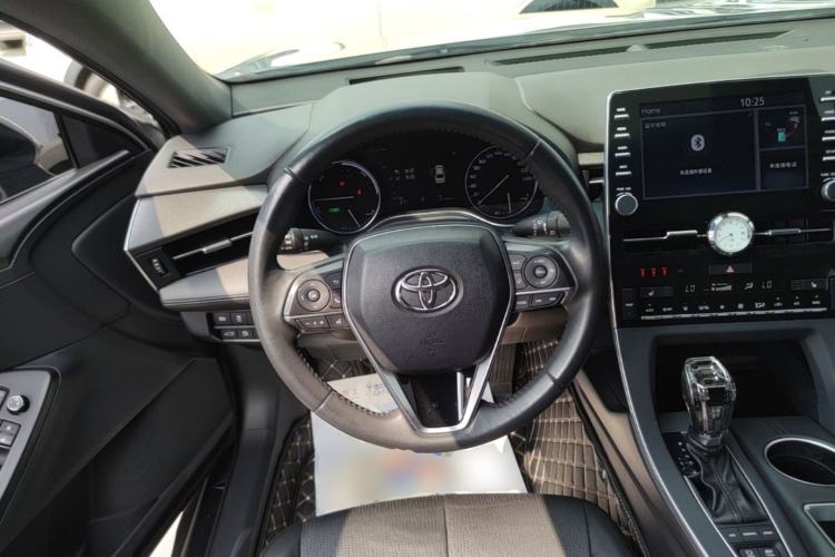 Used Toyota Avalon 2019 Dual-Engine 2.5L XLE Prestige Version China VI Standard Steering Wheel