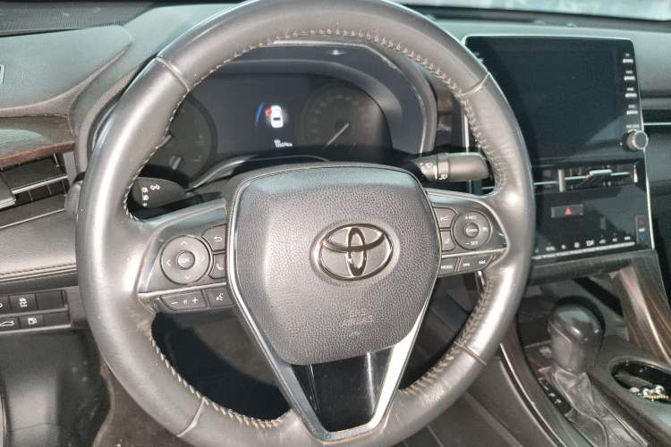 Used Toyota Avalon 2019 2.0L Luxury Edition China VI Standard Steering Wheel