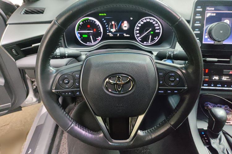 Used Toyota Avalon 2019 Dual-Engine 2.5L XLE Prestige Version China VI Standard Steering Wheel