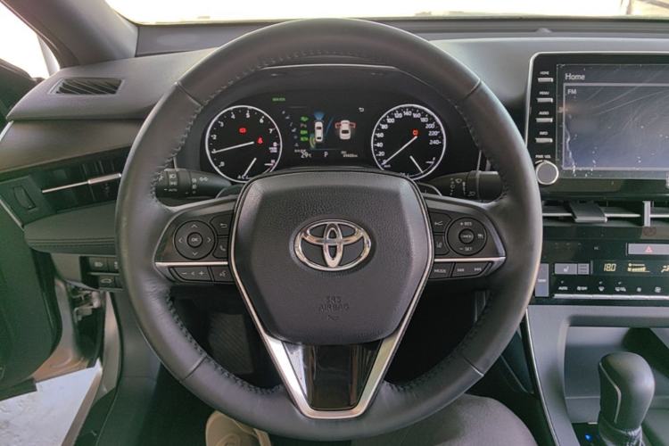 Used Toyota Avalon 2019 2.5L Touring Premium Version China VI Standard Steering Wheel