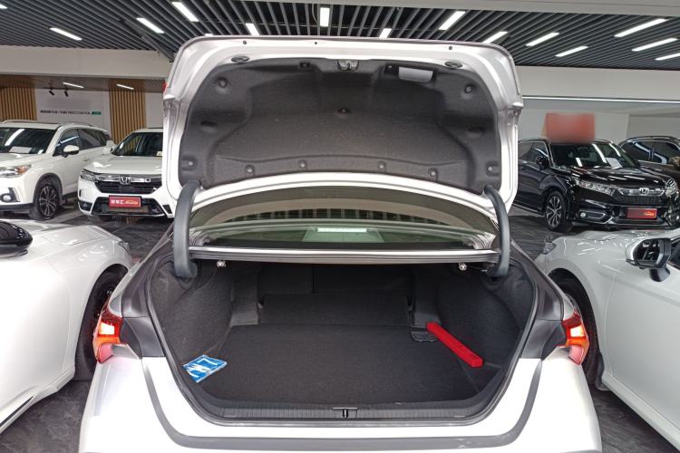 Used Toyota Avalon 2019 2.0L Luxury Edition China VI Standard Trunk