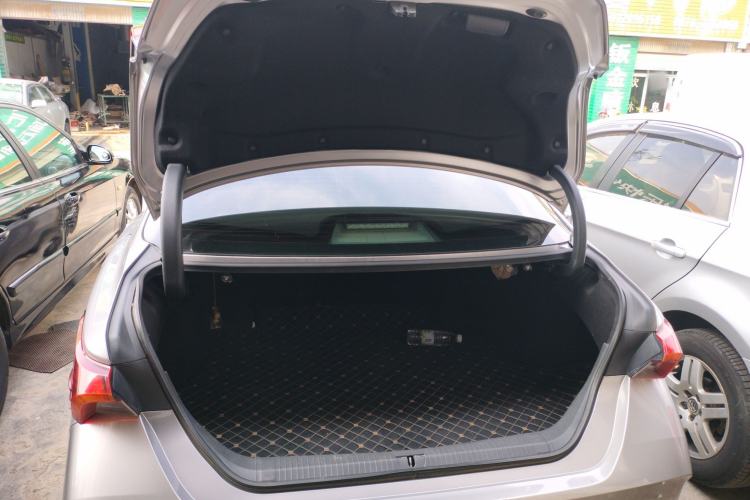 Used Toyota Avalon 2019 2.0L XLE Premium Edition China VI Trunk