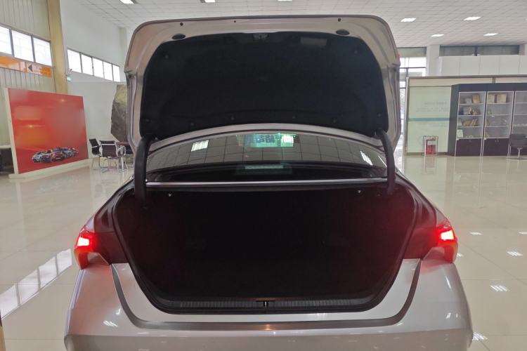 Used Toyota Avalon 2019 2.0L Luxury Edition China VI Standard Trunk
