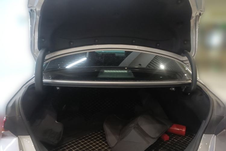 Used Toyota Avalon 2019 2.0L XLE Premium Edition China VI Trunk